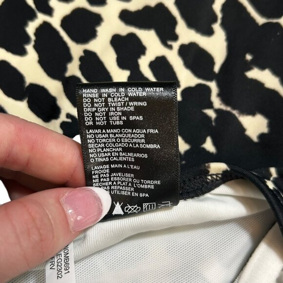 NWT Women's DKNY One Piece Swimsuit - Picture 4 of 6